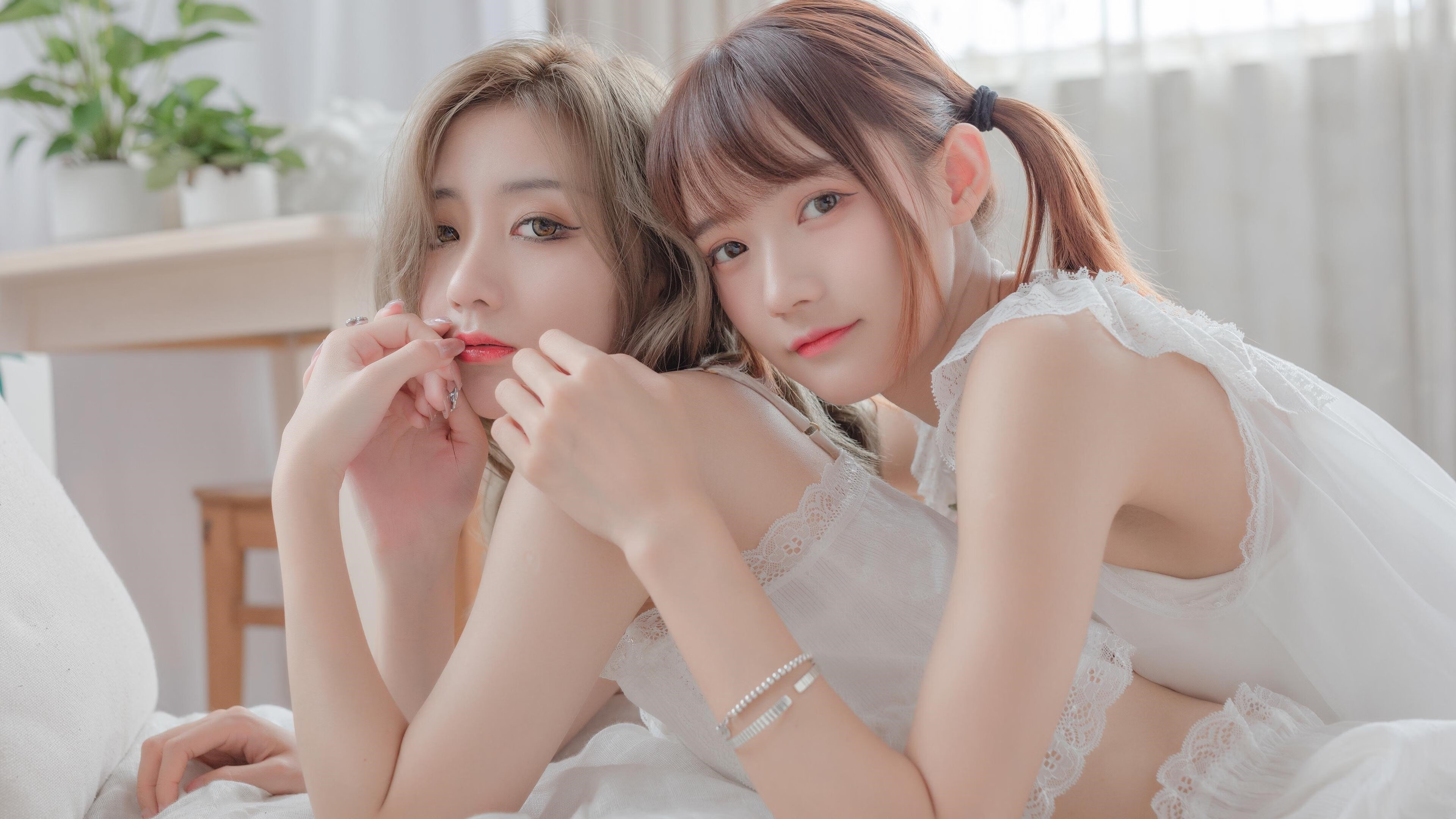 国外赛场热议中国球员表现,国外踢球的中国人