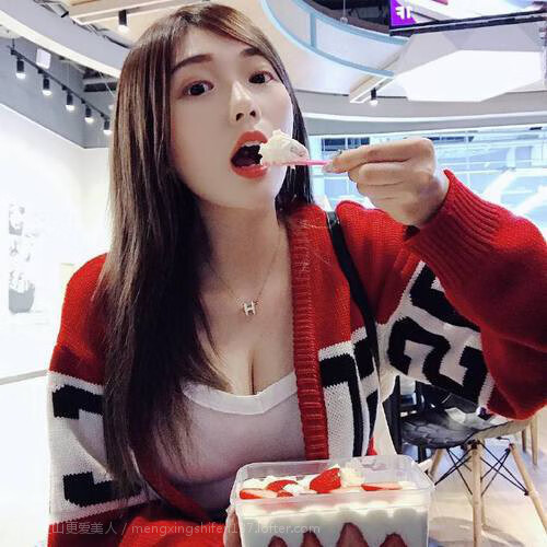 里昂边锋插上拉扯出巨大进攻空间，里昂集锦